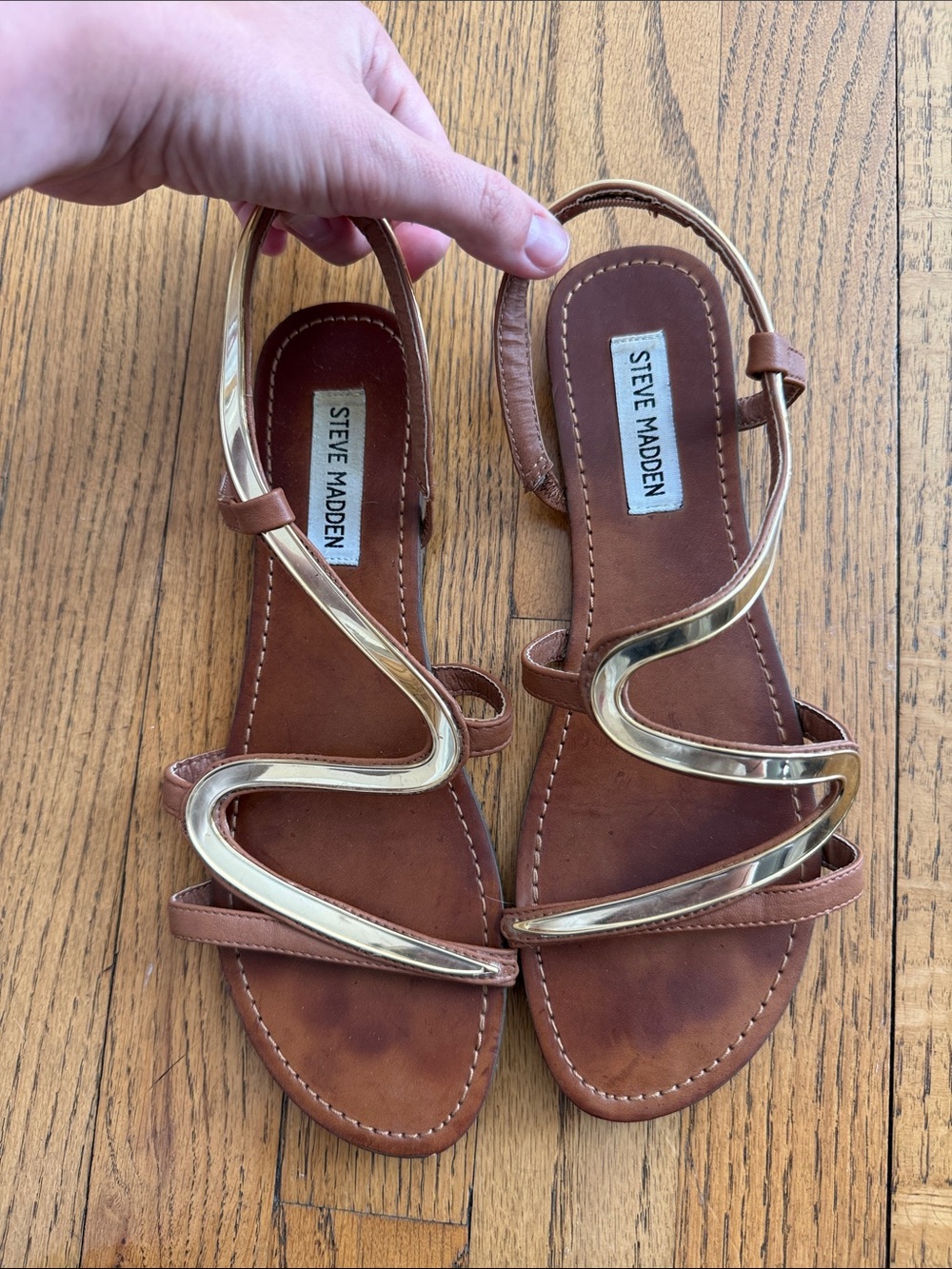 Steve Madden Gold Wave Strap Flat Sandals Cognac Brown Women’s Size 8